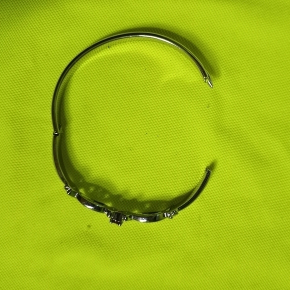 Silvertone hinged pinkish purplish stone bracelet - Picture 5 of 6